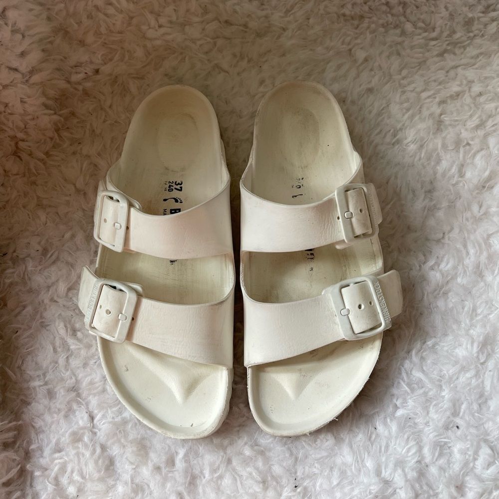Birkenstock Cream Sandals